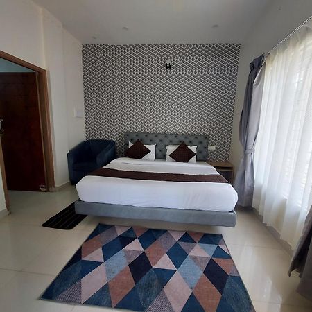 Sapphire Stayss Yelagiri Exteriör bild