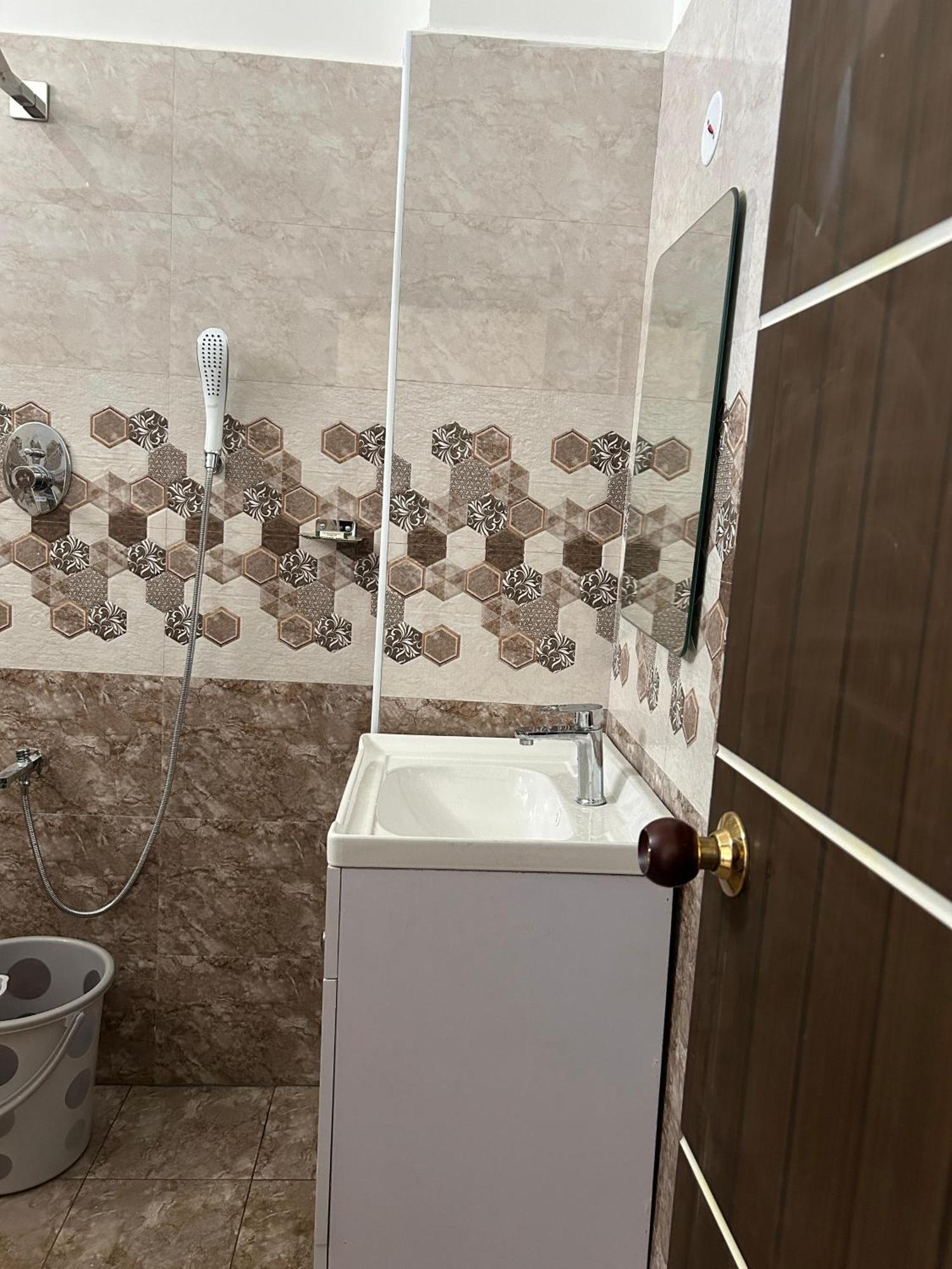 Sapphire Stayss Yelagiri Exteriör bild