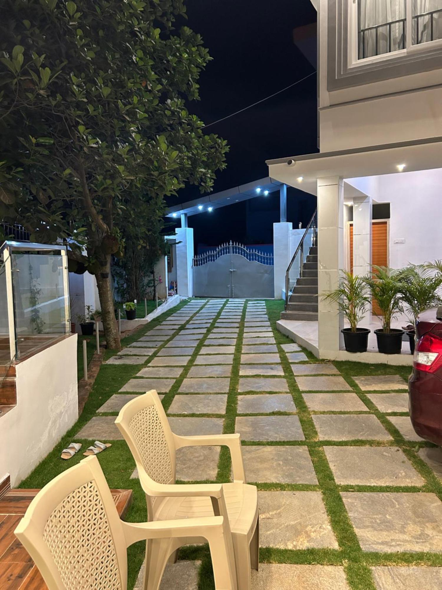 Sapphire Stayss Yelagiri Exteriör bild