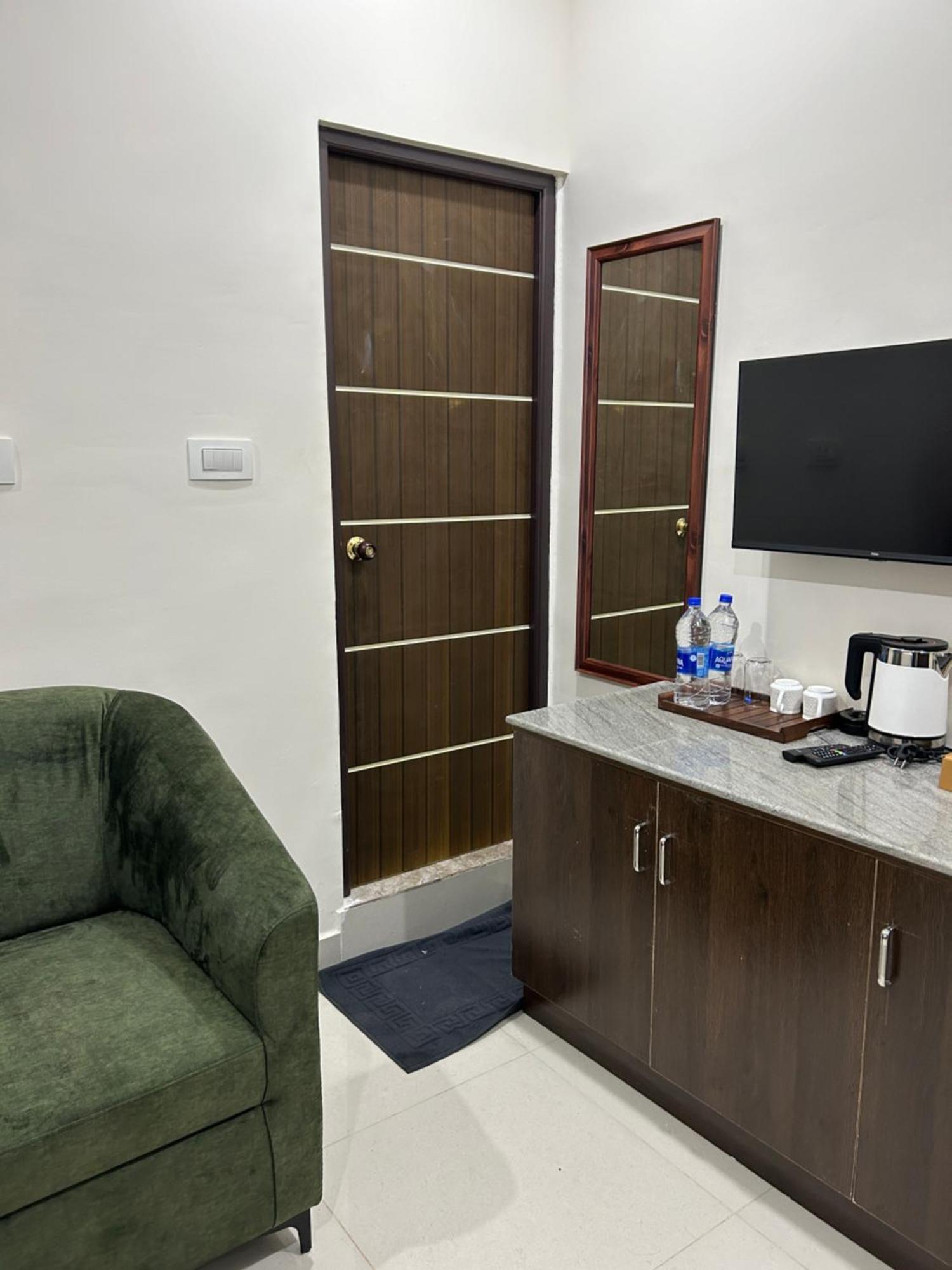 Sapphire Stayss Yelagiri Exteriör bild