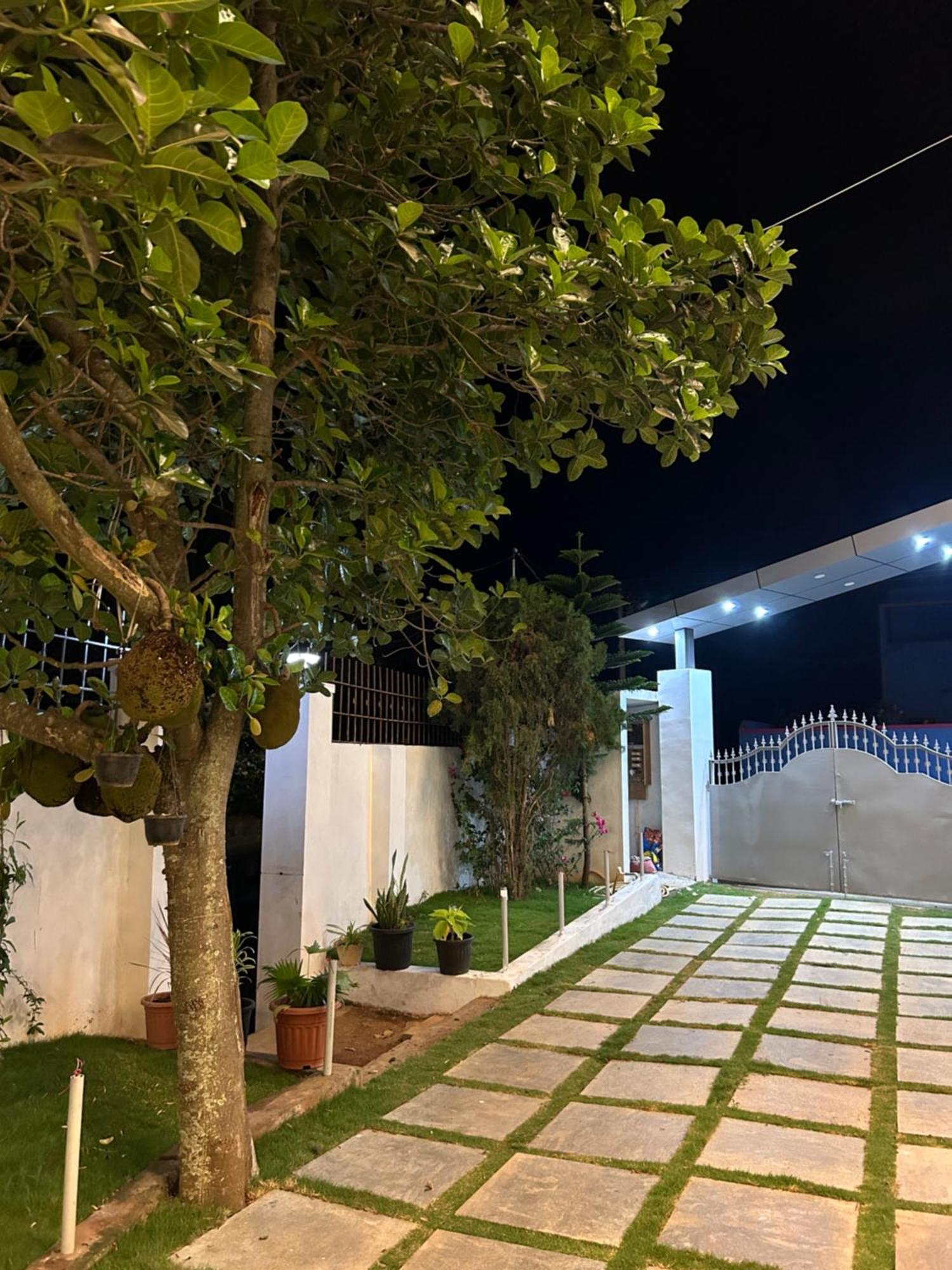 Sapphire Stayss Yelagiri Exteriör bild